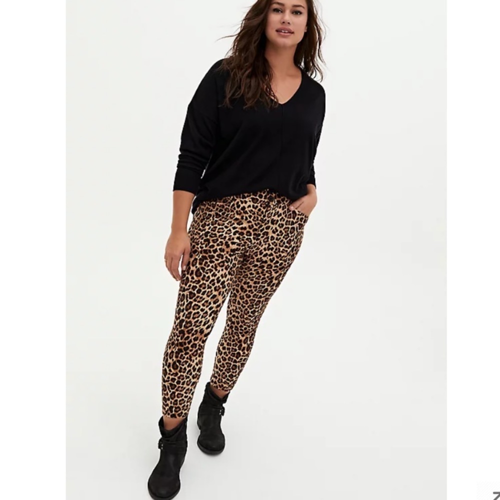 TORRID LEOPARD PONTE SKINNY ANKLE TROUSER